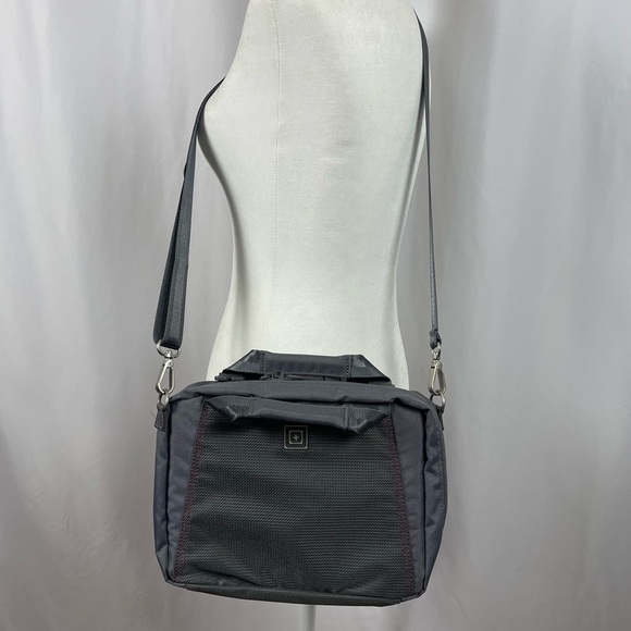 5.11 Tactical Crossbody Range Purse High Performing Bag Adjustable Strap Hunting - Picture 1 of 8